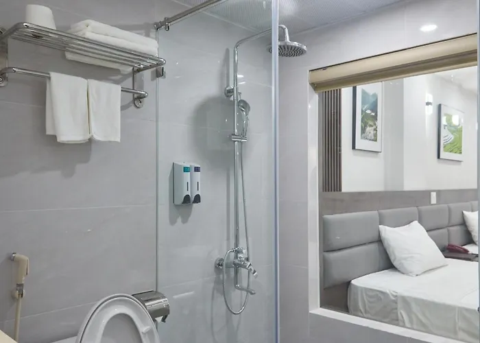 Nam Hotel Hạ Long