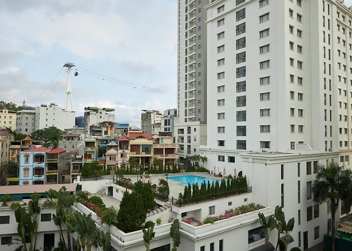 Nam Hotel Hạ Long