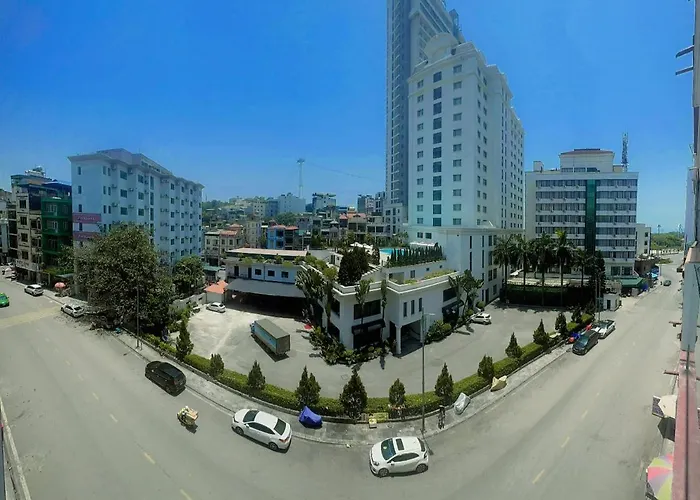 Nam Hotel 2*