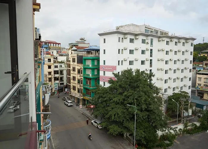 Nam Hotel Hạ Long